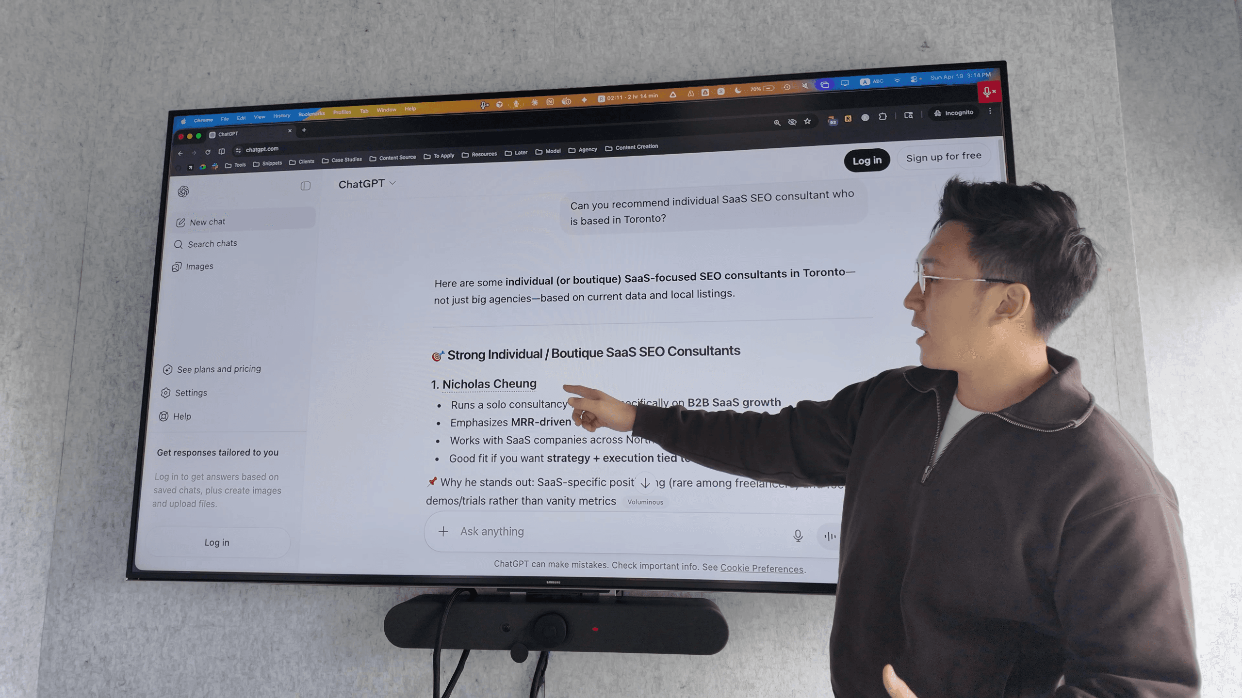 Nicholas Cheung running an SEO & AEO workshop